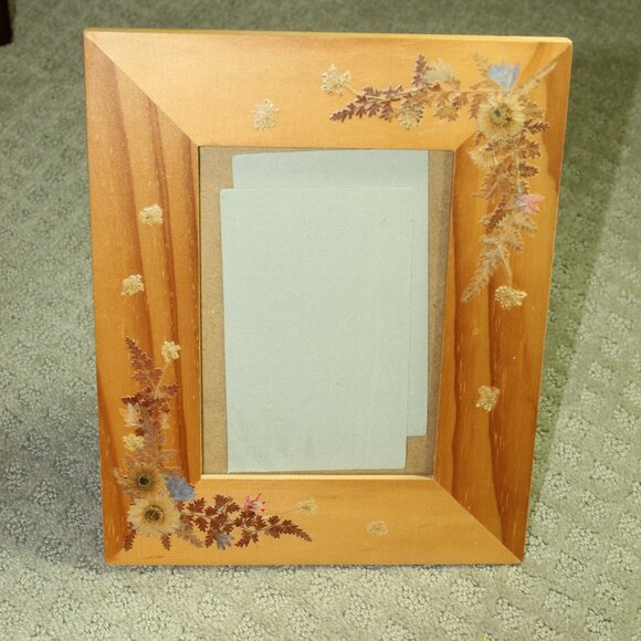 Vintage Wood Picture Frame Dry Flowers Decoupage 10.5” Tall 4.5" x 6.5" Picture - Picture 1 of 5